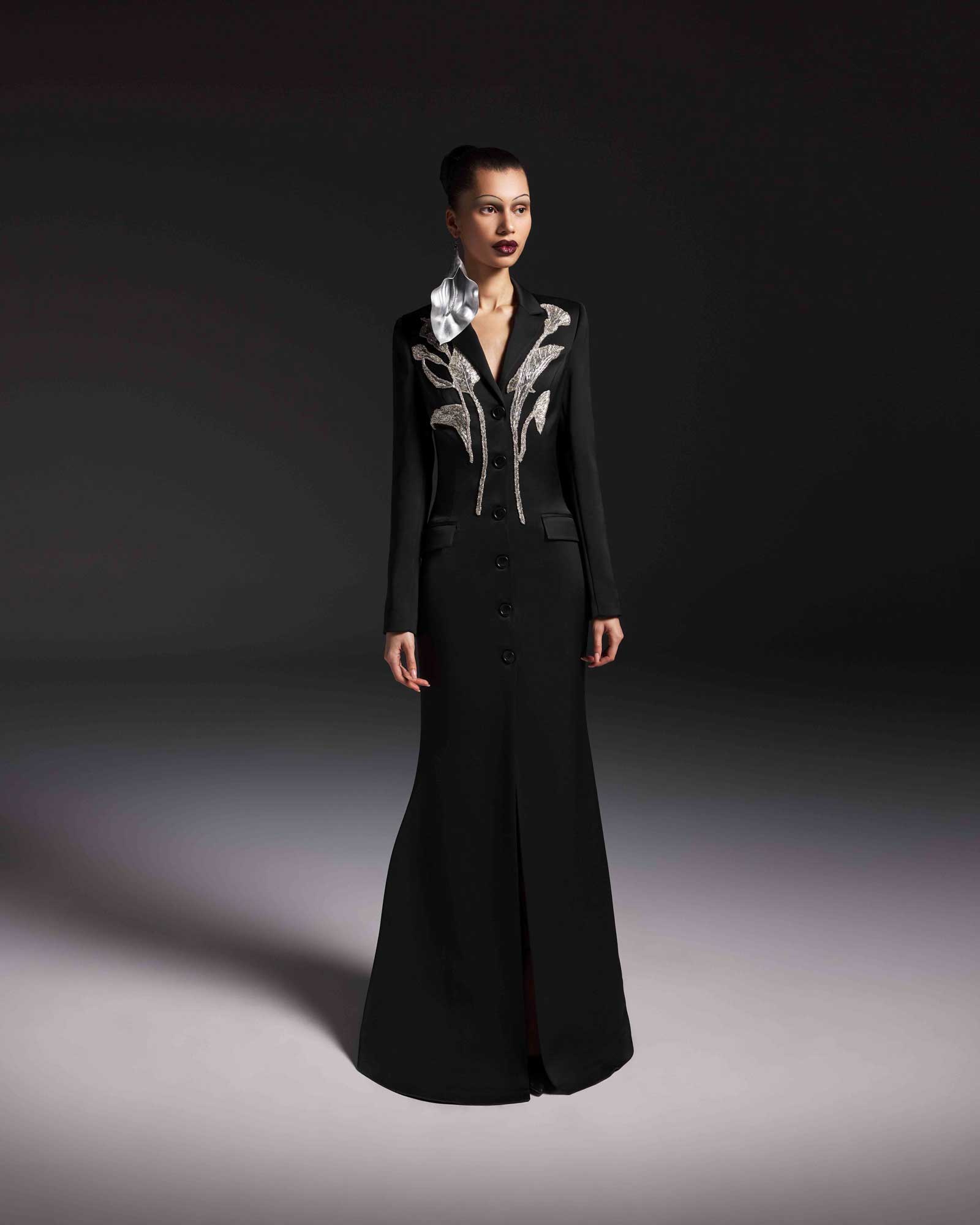 AFFFAIR - Black tuxedo dress with floral metallic embroidery